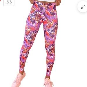 Izzy&Liv NWOT purple reign soft stretchy graphic leggings